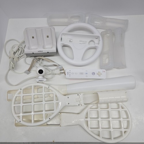 Wii accessories lot nyko - lot,