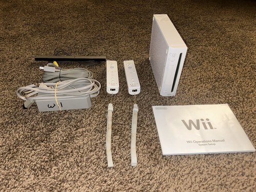 Nintendo wii 2 controllers - -,